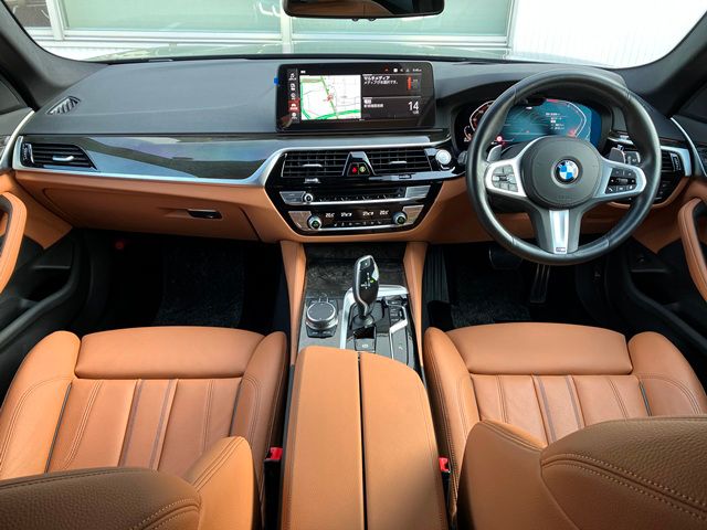 520d xDrive Touring RHD