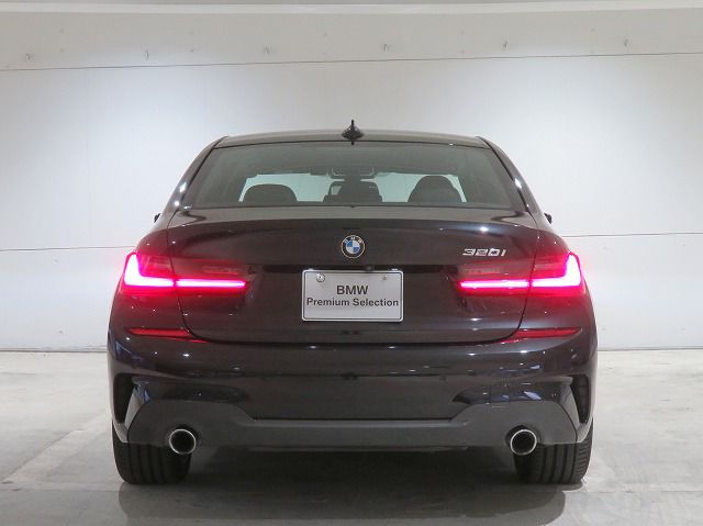 G20 320i Saloon RHD TU