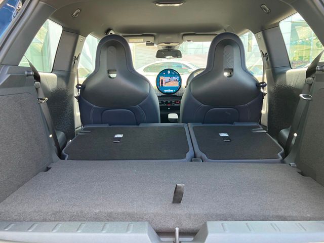 J01 MINI Cooper SE