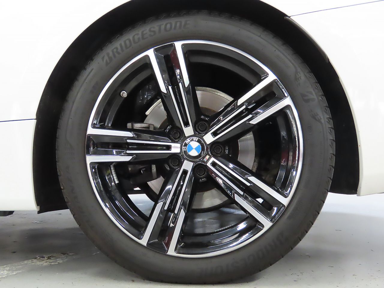 G** 4**i C********** B** 2**i RHD