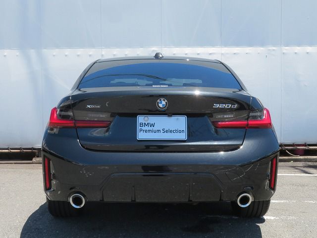 320d xDrive Berline RHD