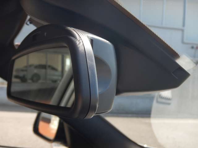 320D SEDAN RHD