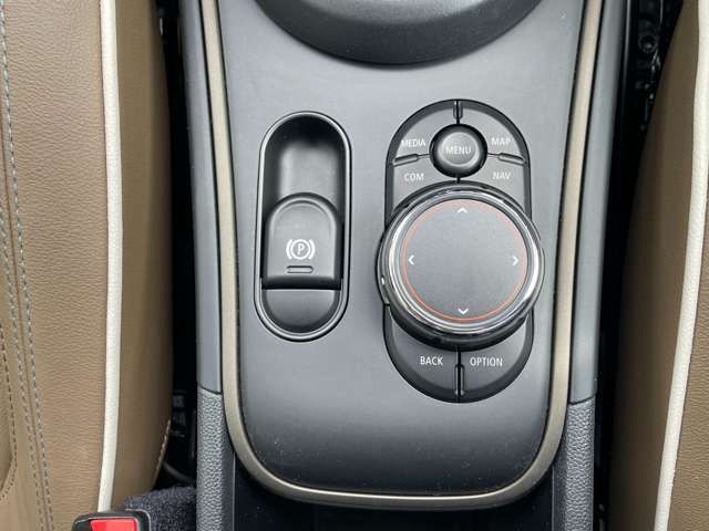 MINI CROSSOVER COOPER D ALL4
