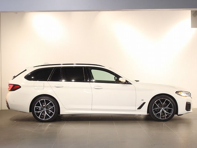 520d xDrive Touring RHD