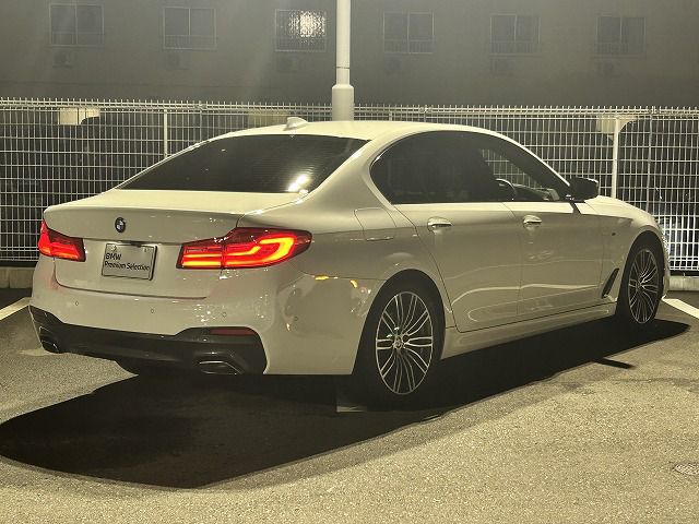 523I