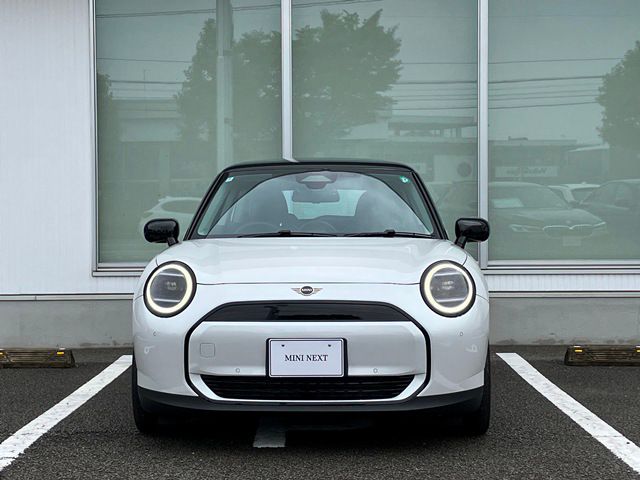 J01 MINI Cooper E