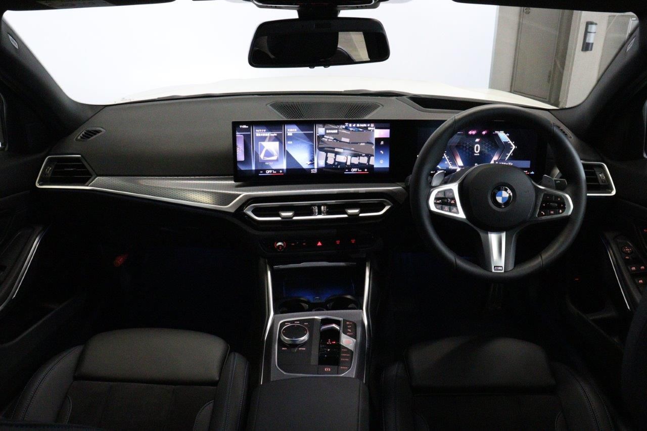 320d xDrive Berline RHD