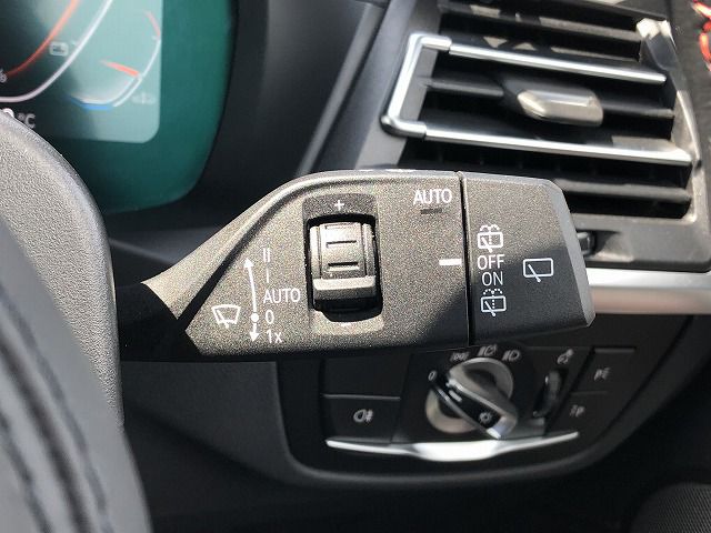 G01 X3 M40d RHD LCI