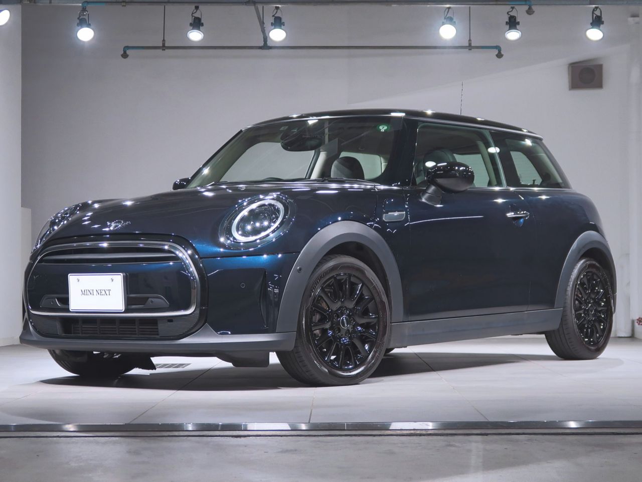THE NEW MINI COOPER 3 DOOR.