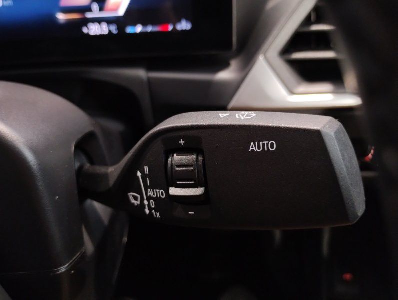 320d xDrive Berline RHD