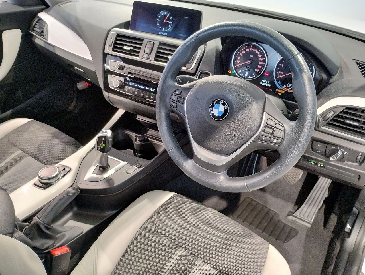 118 5DOOR RHD