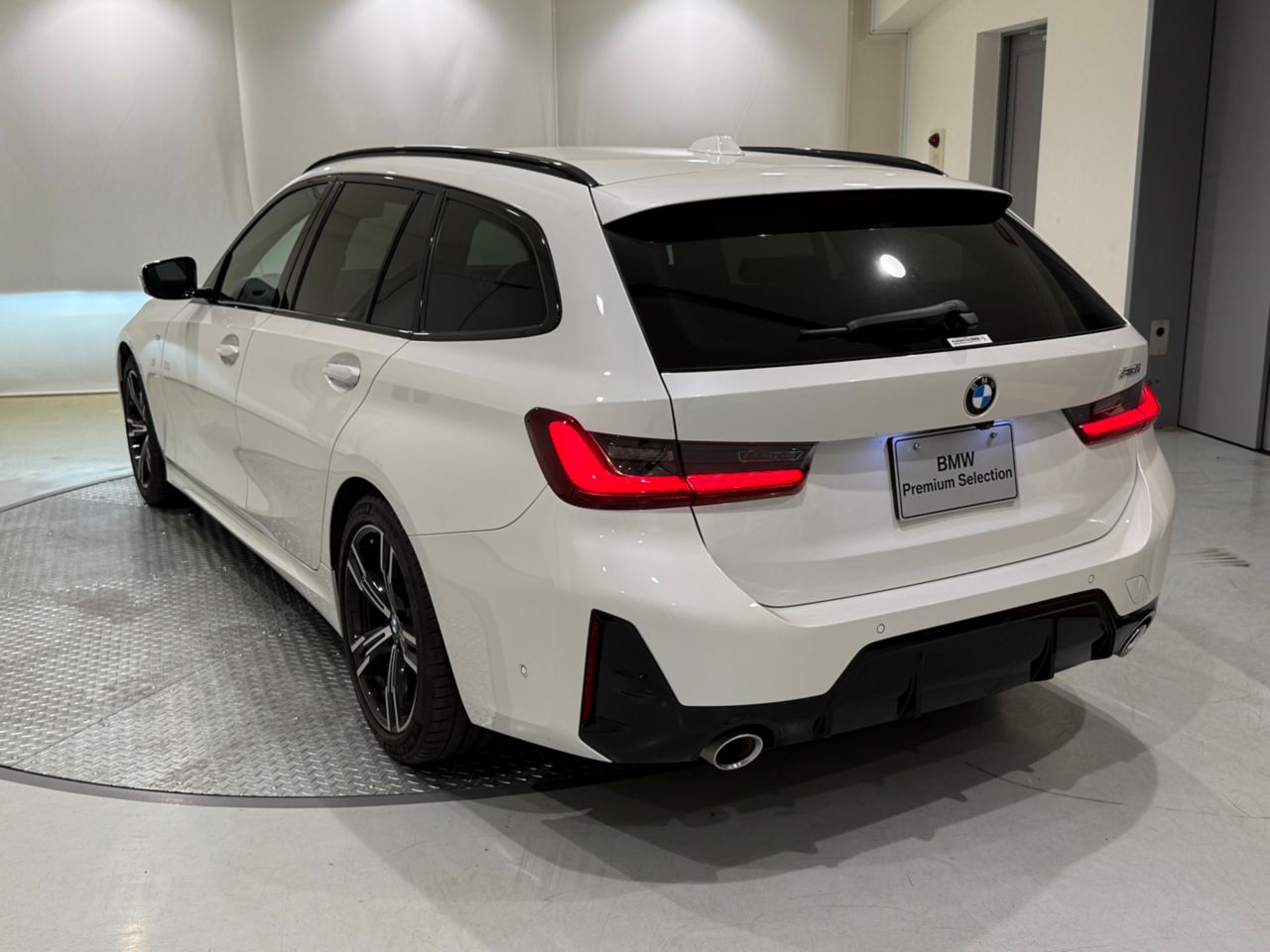 318i Touring RHD