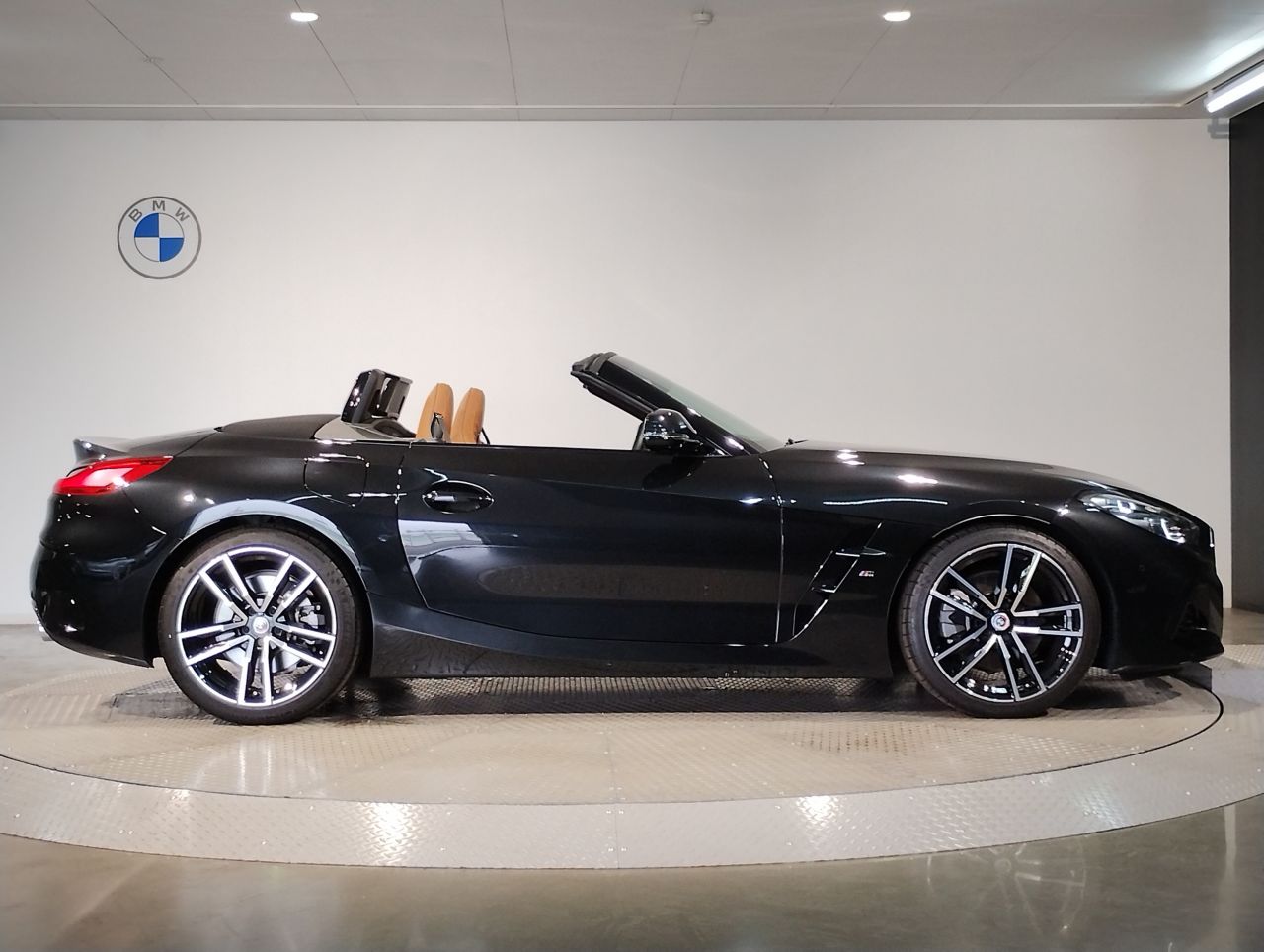 G29 z4 sDrive20i RHD