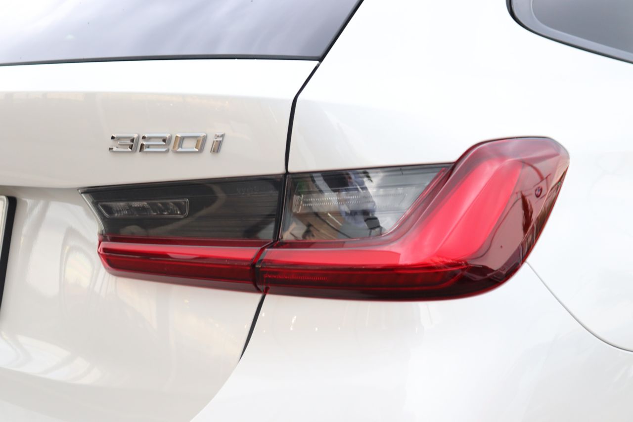 G21 320i Touring LCI RHD