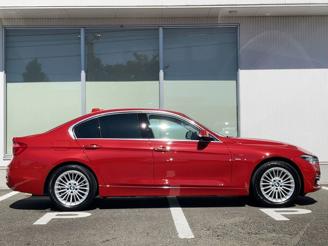 318I SEDAN RHD