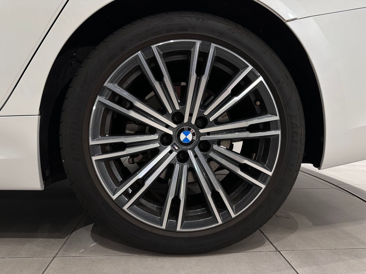 G20 320d xDrive RHD Saloon