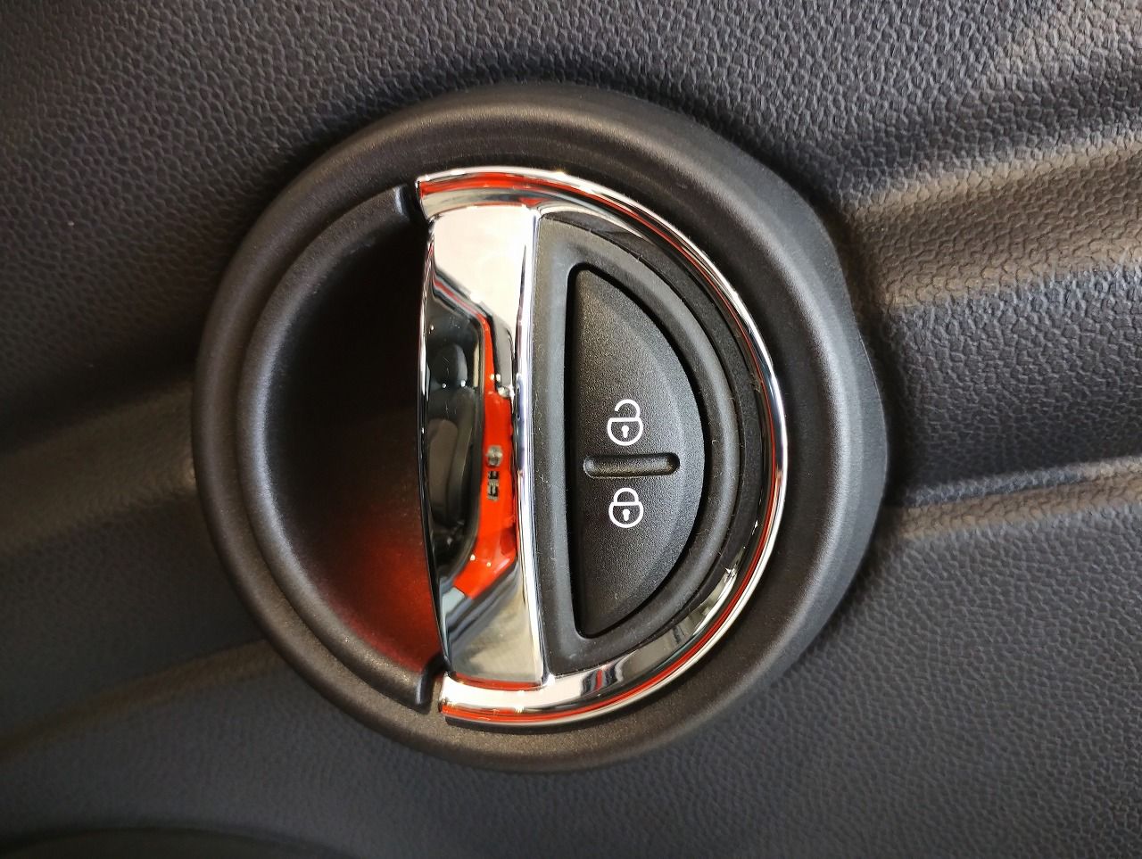 F55 COOPER D (AT)