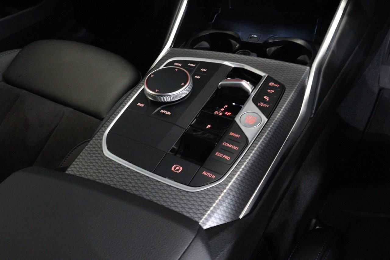 320d xDrive Berline RHD