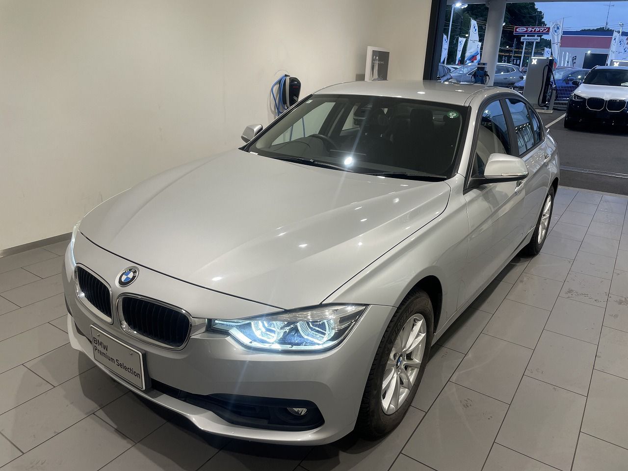 318I SEDAN RHD