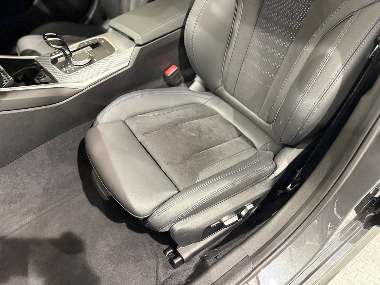 G21 320i RHD