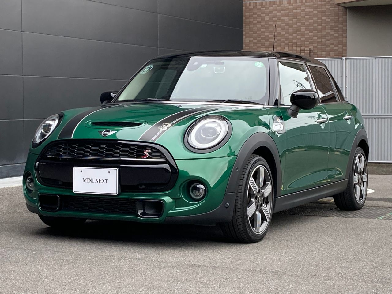 F55 COOPER S D(AT)