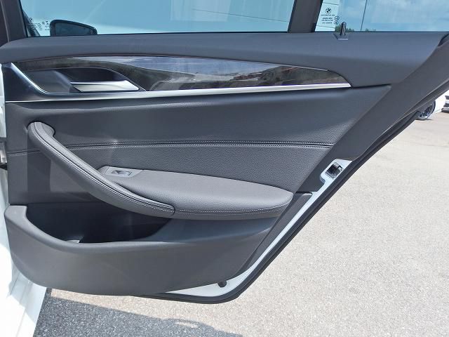 520i Sedan RHD