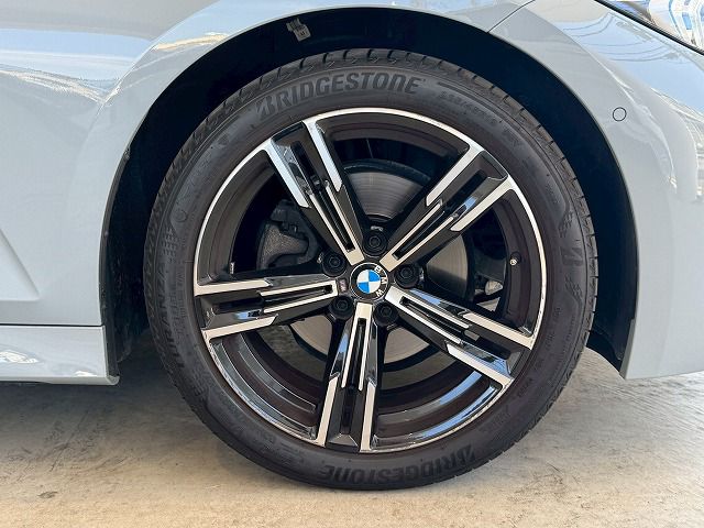 320d xDrive Berline RHD
