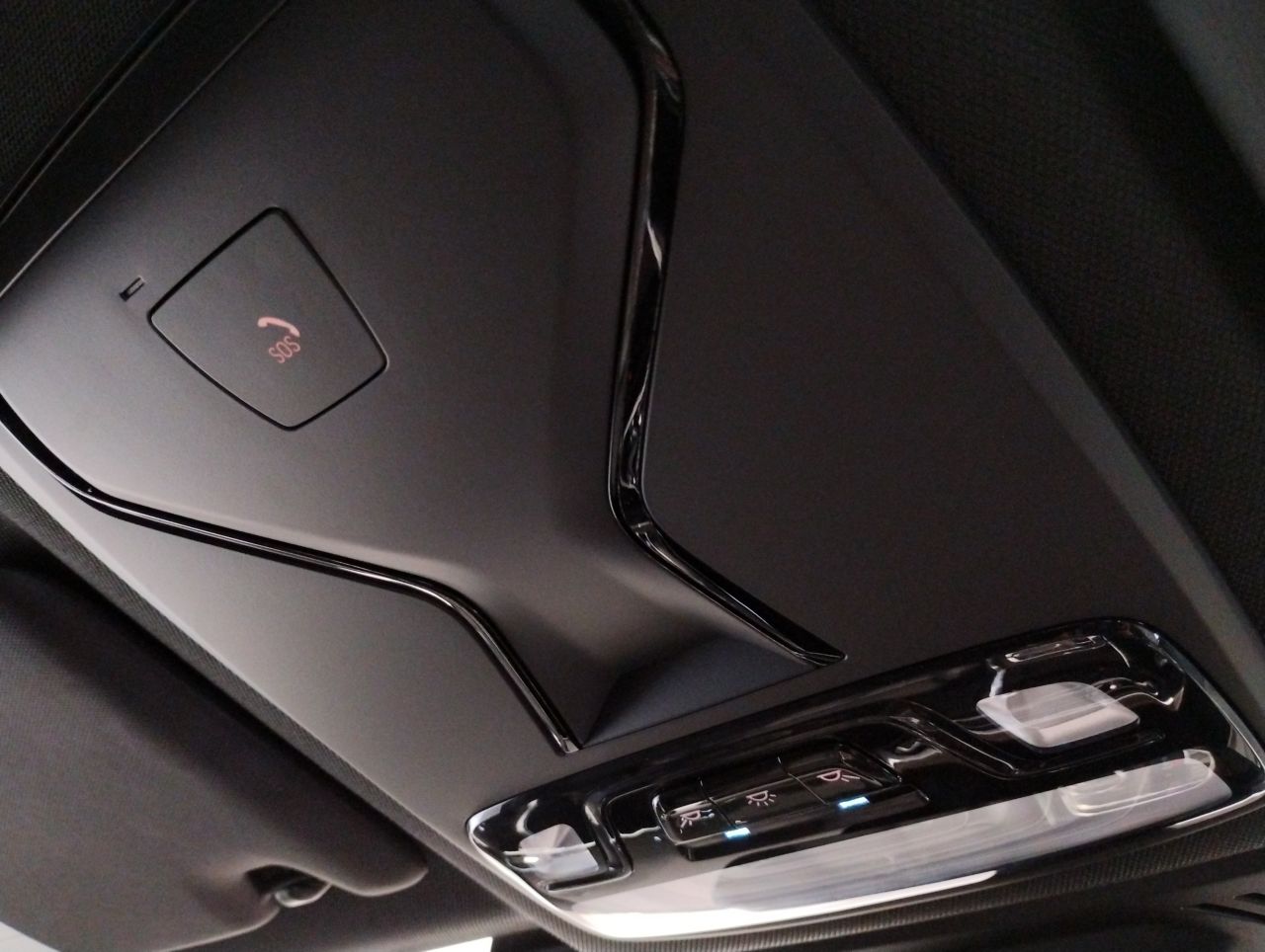 320d xDrive Berline RHD