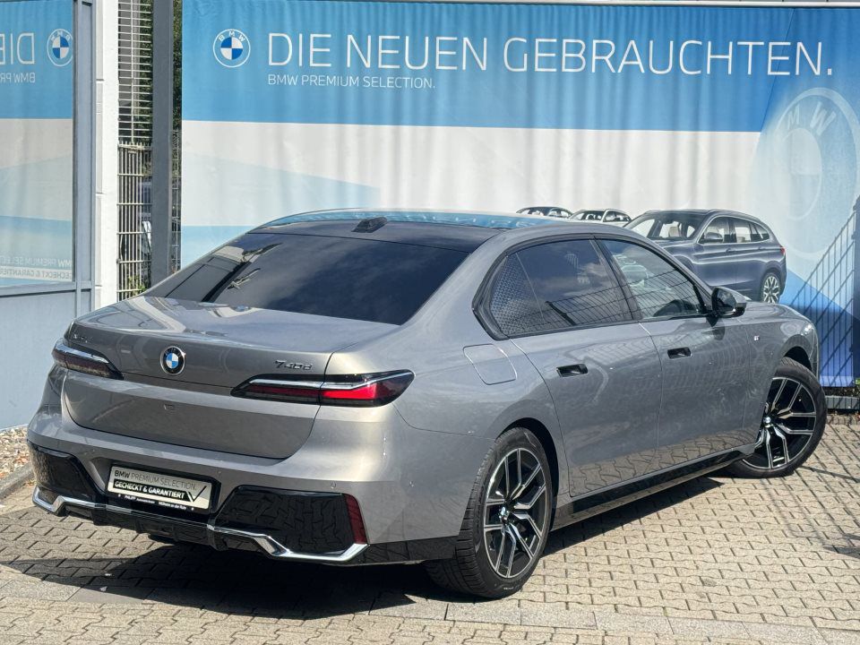 BMW 740