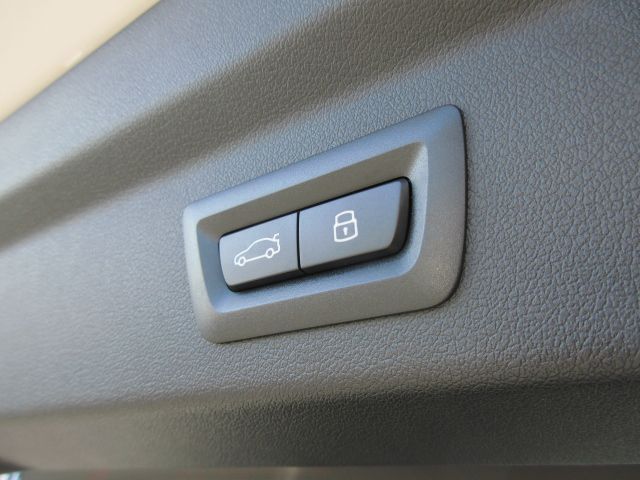 iX2 xDrive30 MSP
