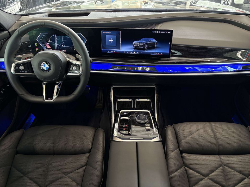 BMW 740