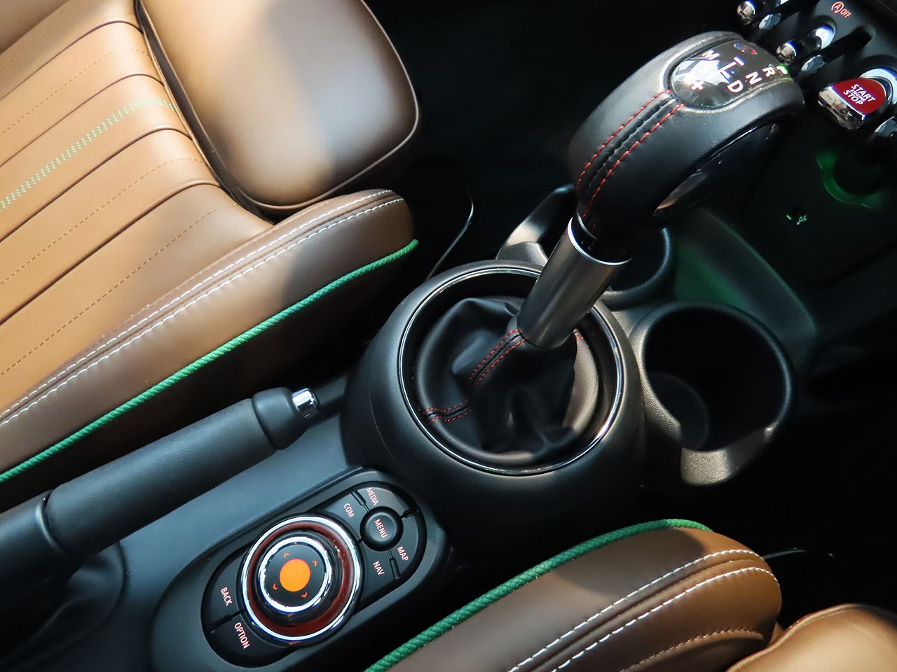 F56 COOPER S D(AT)