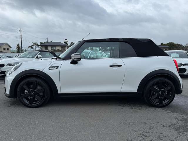 MINI Cooper S Convertible RHD