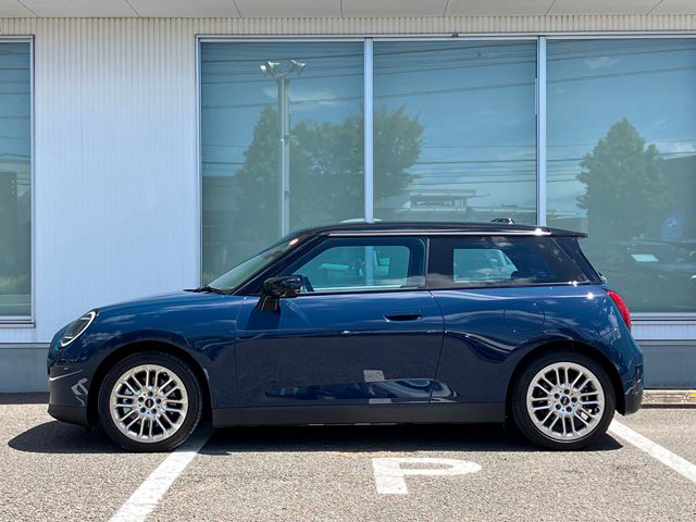 J01 MINI Cooper SE