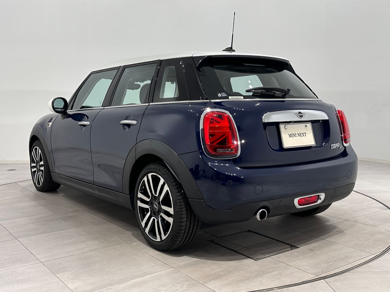 F55 COOPER D (AT)
