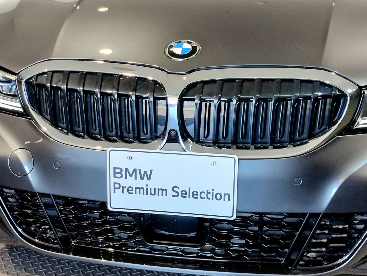 G20 330e Saloon RHD
