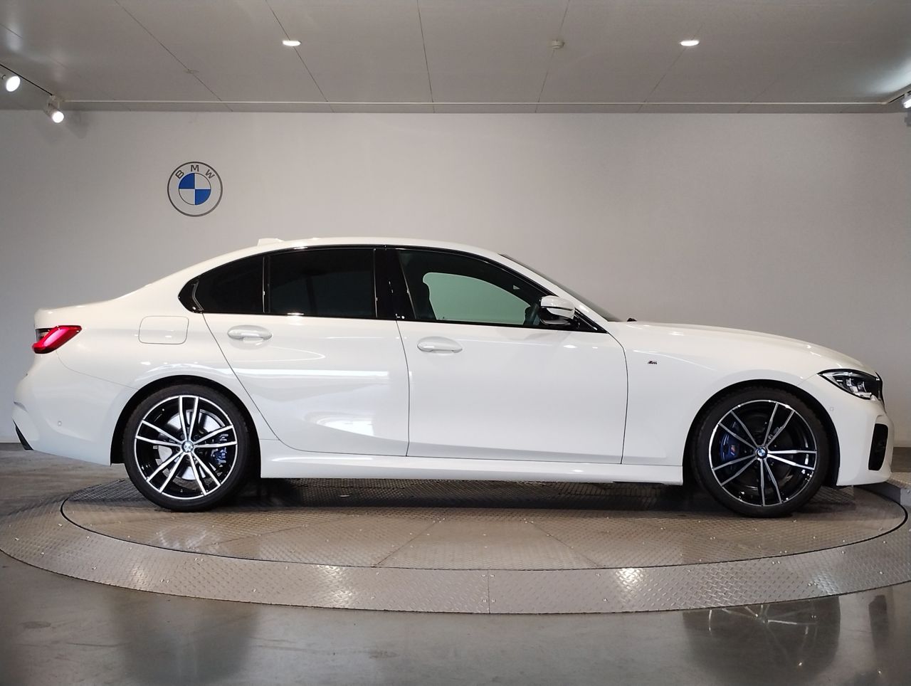 G20 330i Saloon RHD MX