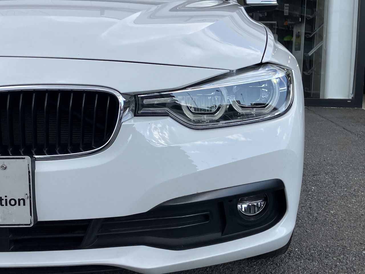 320I SEDAN RHD