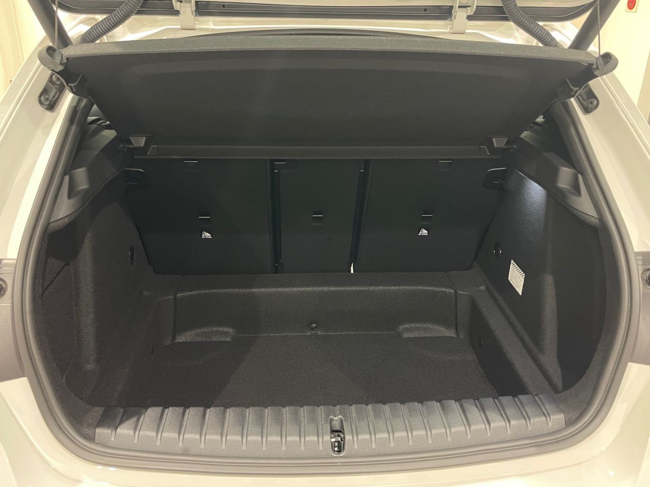 120 Sport Sports Hatch