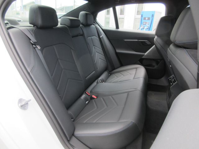 520i Sedan RHD