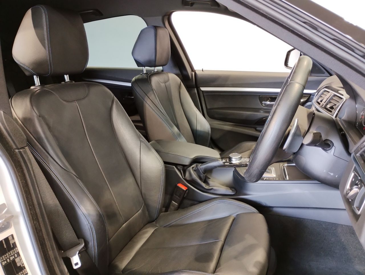 320DX GRANTURISMO RHD