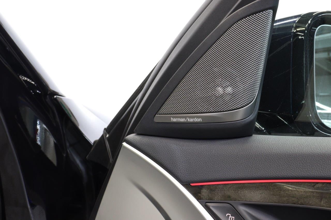 520d xDrive Sedan RHD