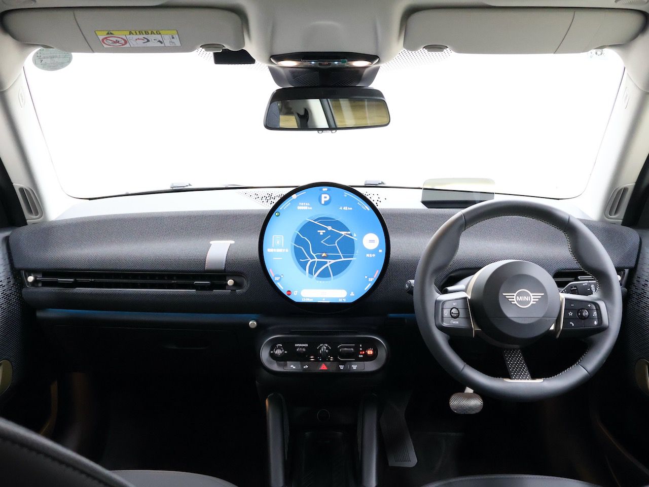 J01 MINI Cooper E