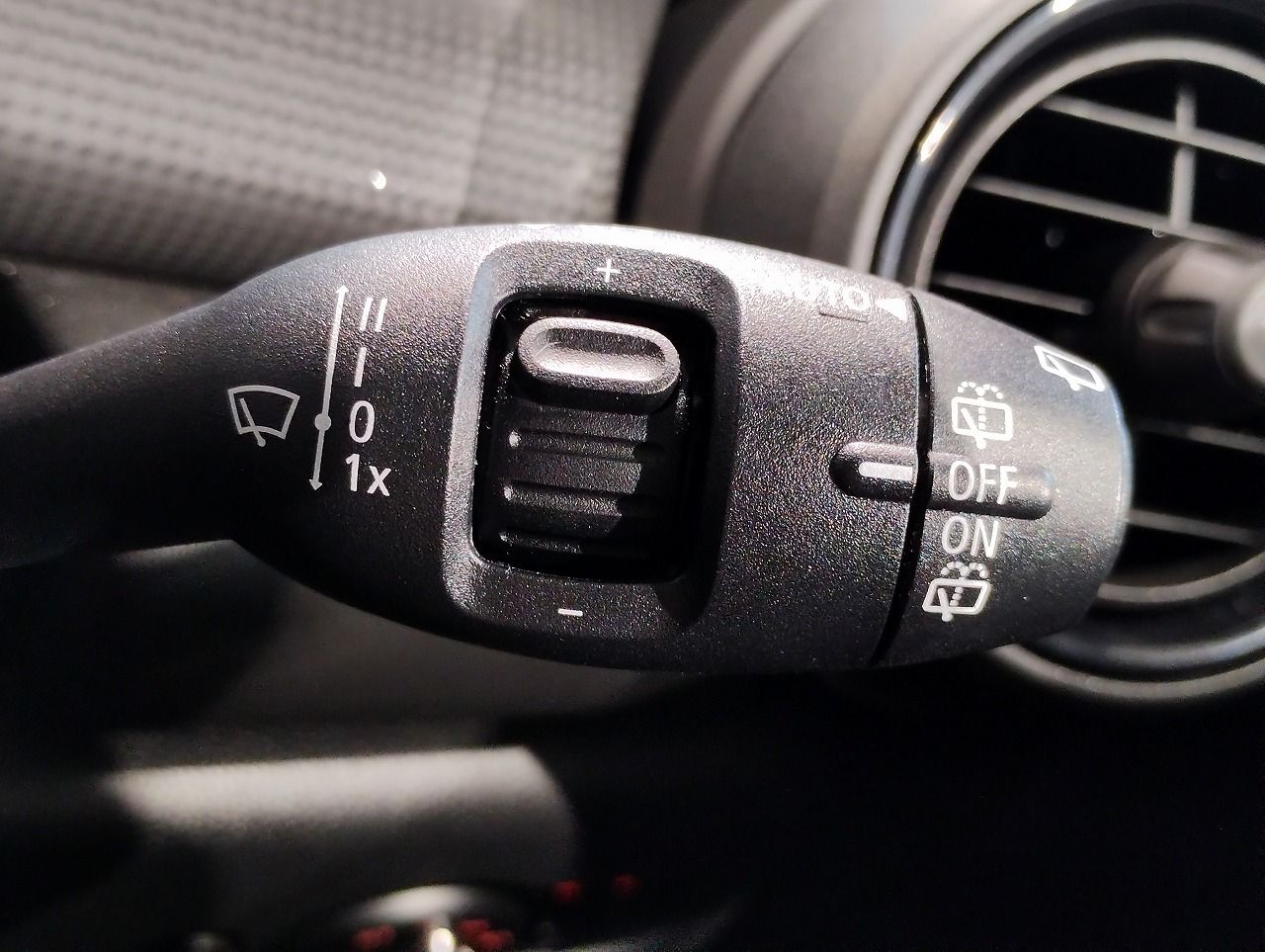 F55 COOPER D (AT)