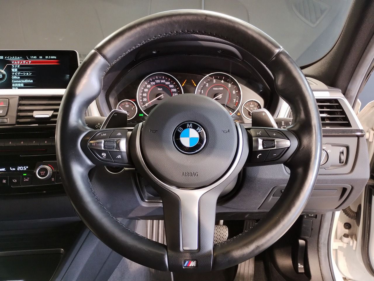 320I SEDAN RHD