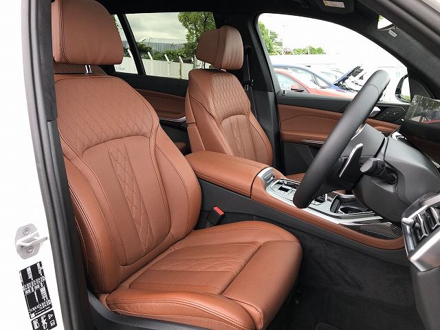 X7 xDrive40d RHD US