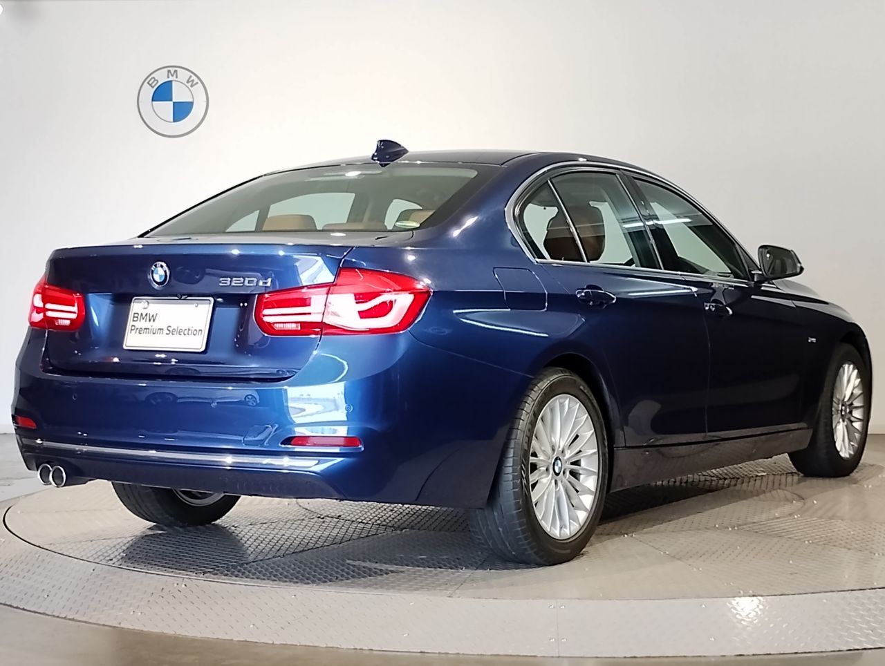 320D SEDAN RHD