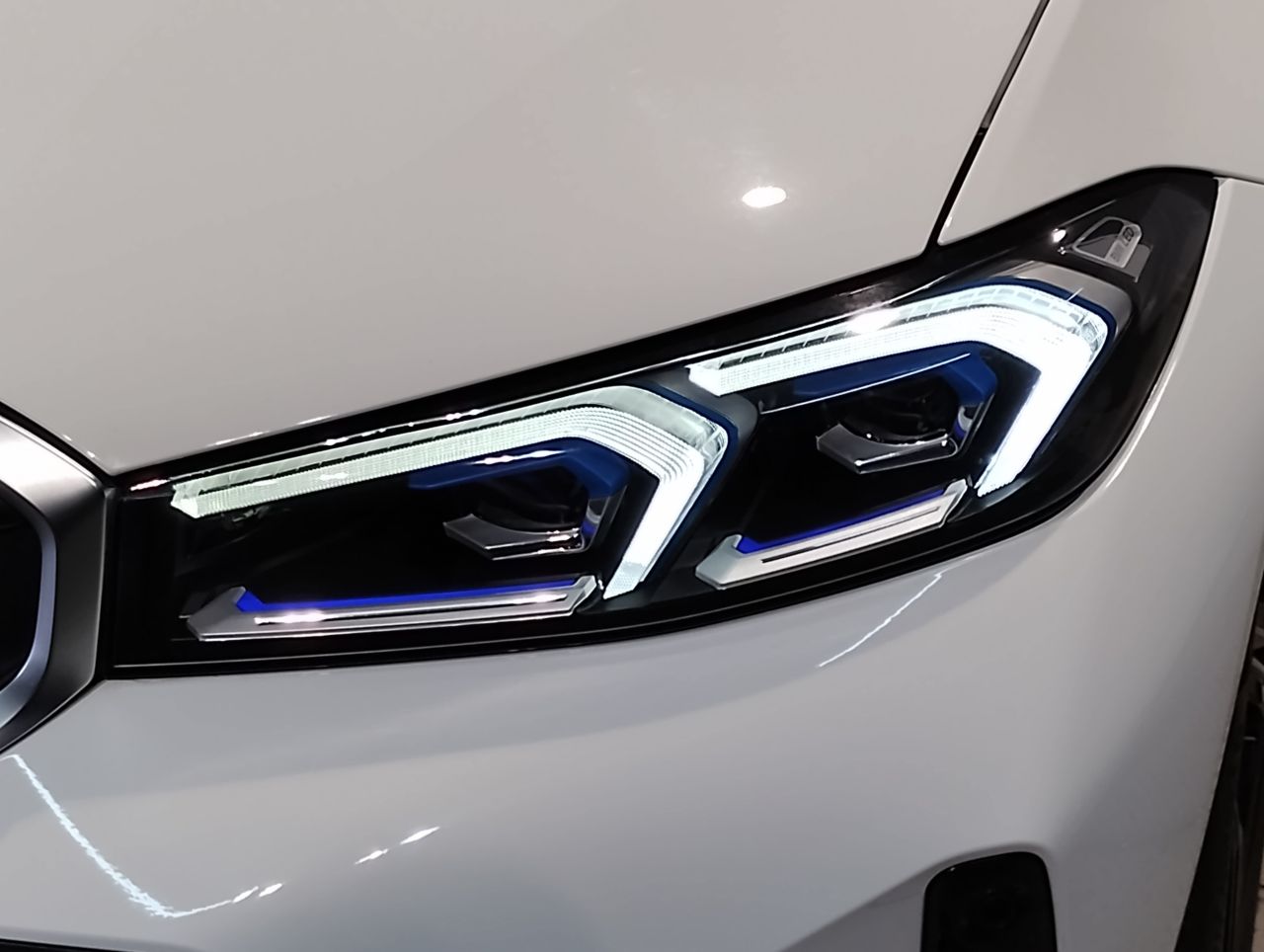 320d xDrive Berline RHD