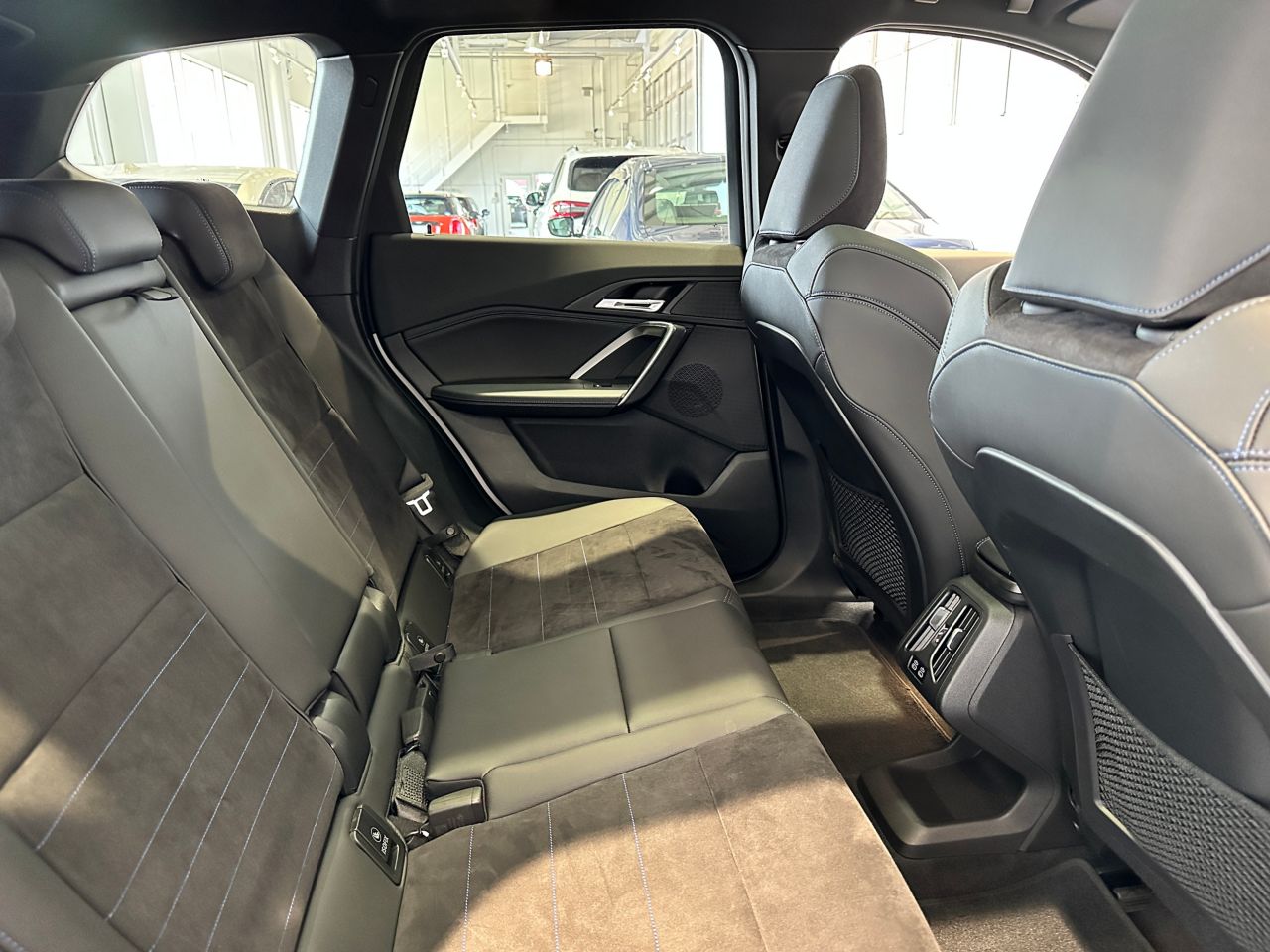 U11 iX1 xDrive30