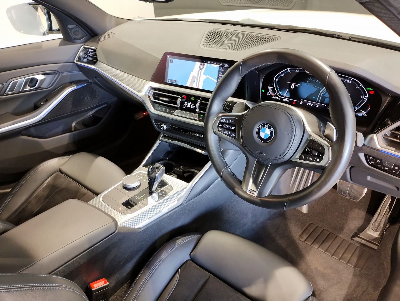 G20 320d xDrive RHD Saloon
